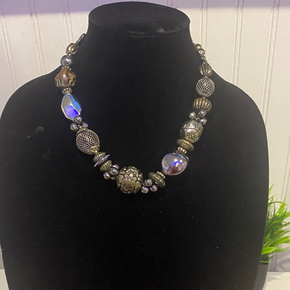 Chic Metallic Beaded Necklace